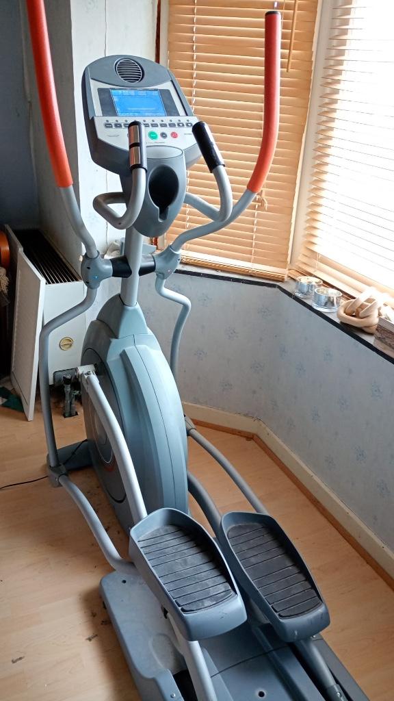 Flow Fitness Cross trainer (Side Walk CT1400), Sport en Fitness, Fitnessapparatuur, Ophalen, Kunststof, Crosstrainer, Buik