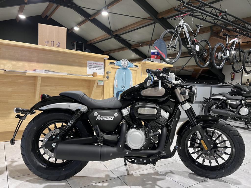 benda Avengers 125, Entreprise, Chopper, Benda, 125 cm³