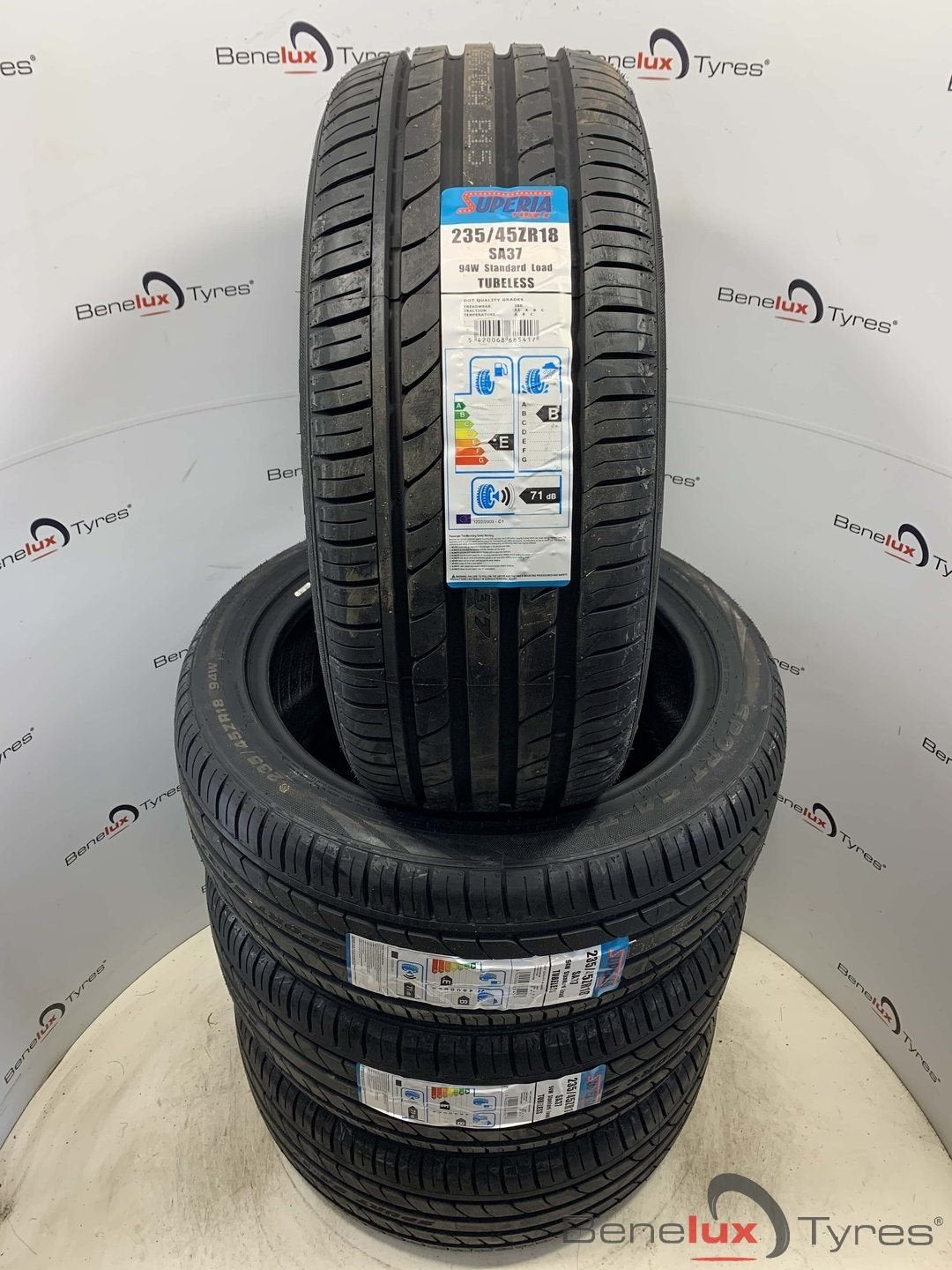 NIEUW 235/45ZR18 235/45R18 235/45/18 235/45 ZR18 R18 2354518, Auto-onderdelen, Ophalen, 18 inch, -, -