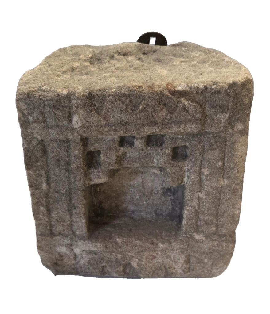 Indische Tempelsteen met nis., Antiek en Kunst, Ophalen of Verzenden