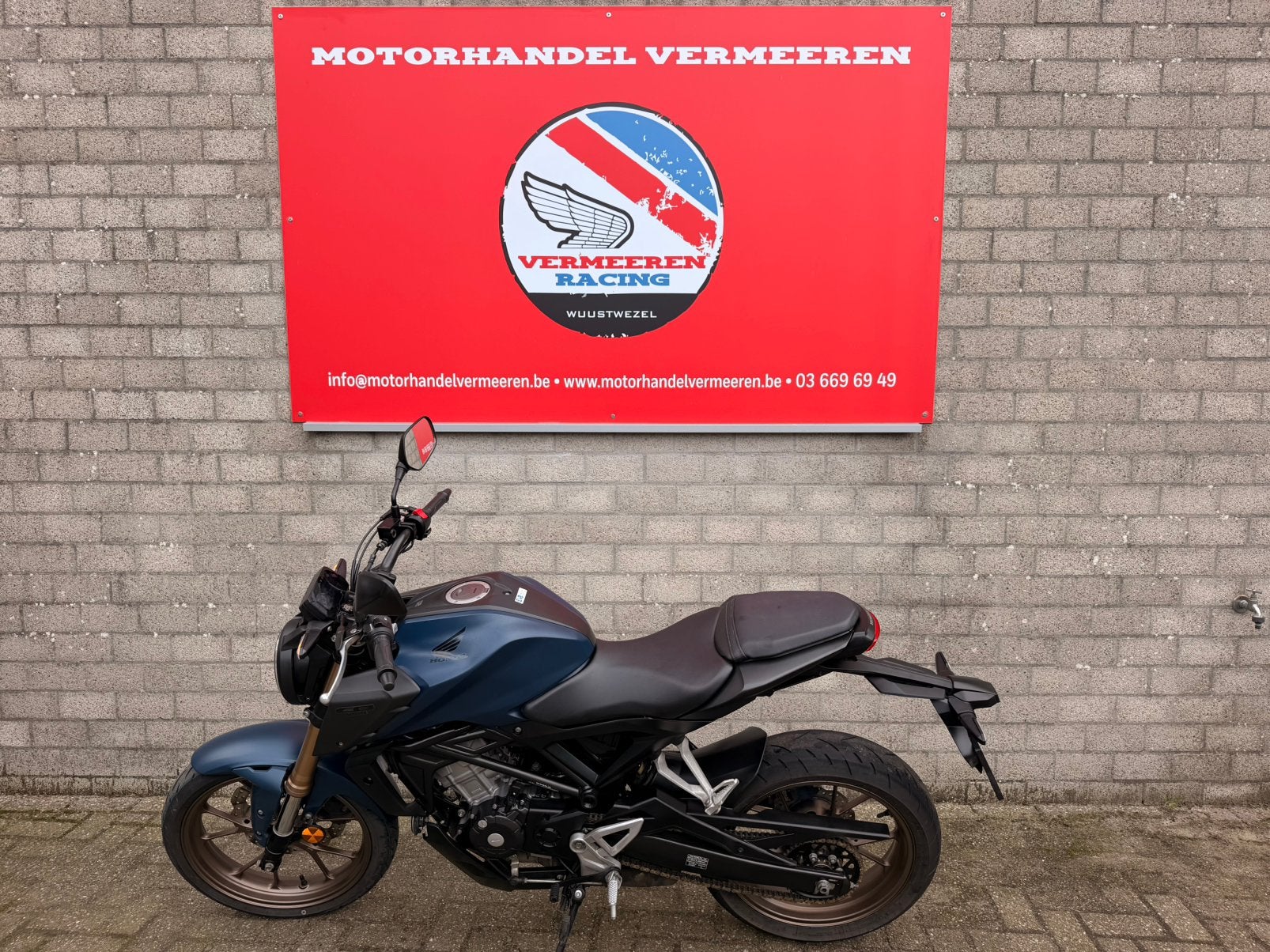 Honda CB125R, Bedrijf, 11 kW of minder, 1 cilinder, Naked bike