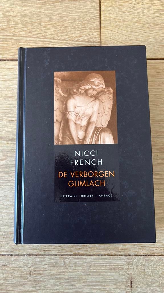 Nicci French - de verborgen glimlach, Boeken, Ophalen, Nicci French