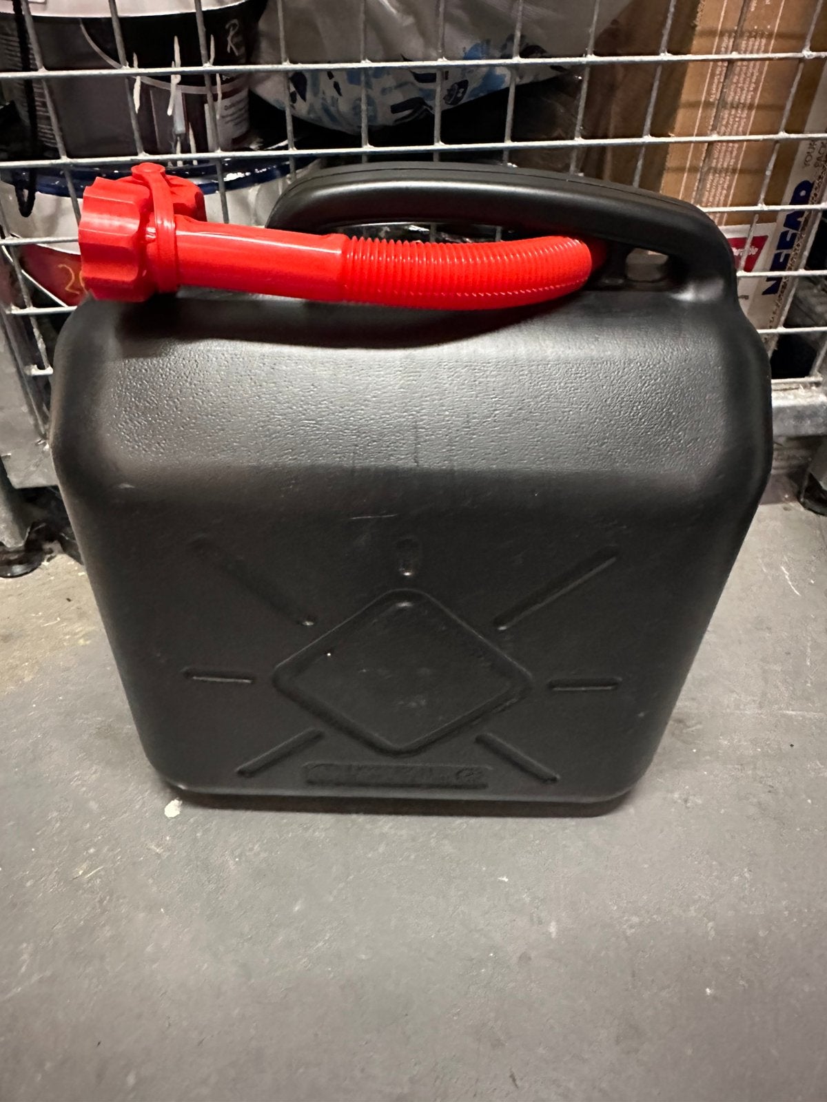 Nieuwe gallon benzine of diesel, Tuin en Terras, Regentonnen, Ophalen, Zo goed als nieuw