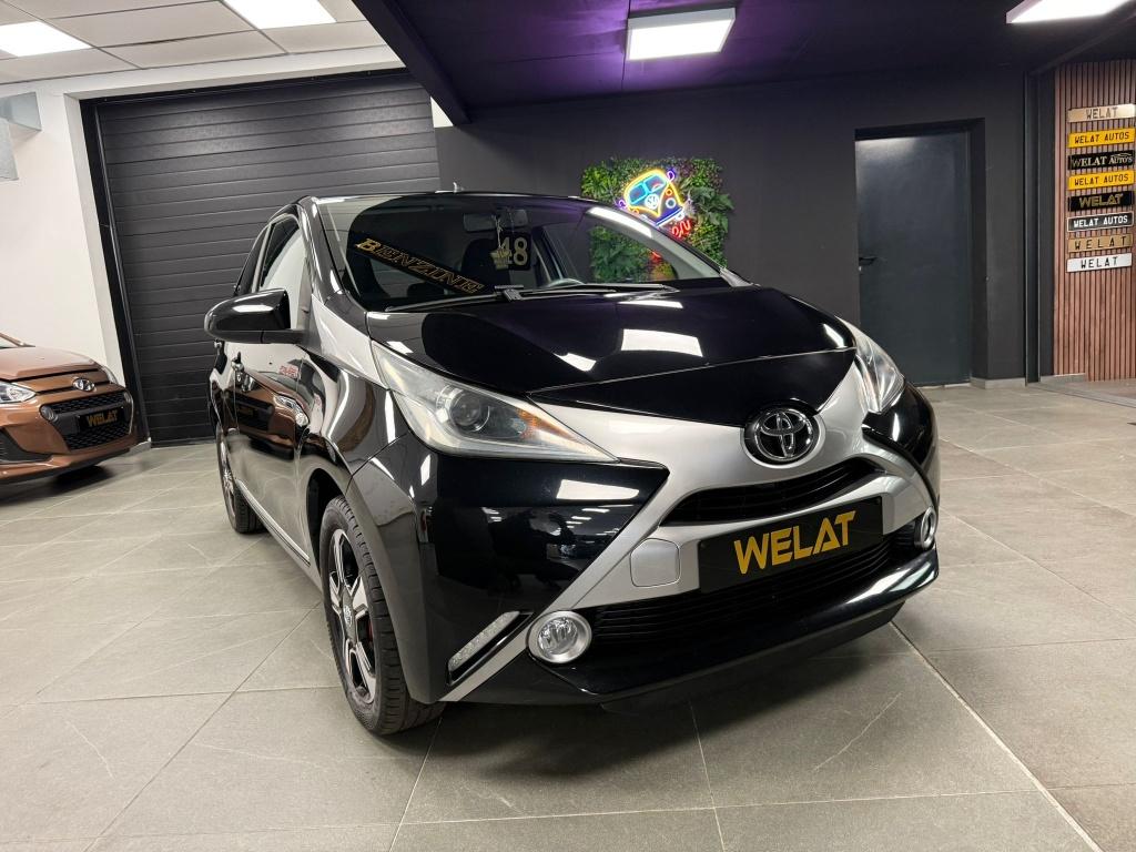 TOYOTA AYGO SPECIALE UITVOERING 2015 BENZINE/TOPSTAAT, Auto's, Bluetooth, Euro 5, Zwart, Zwart