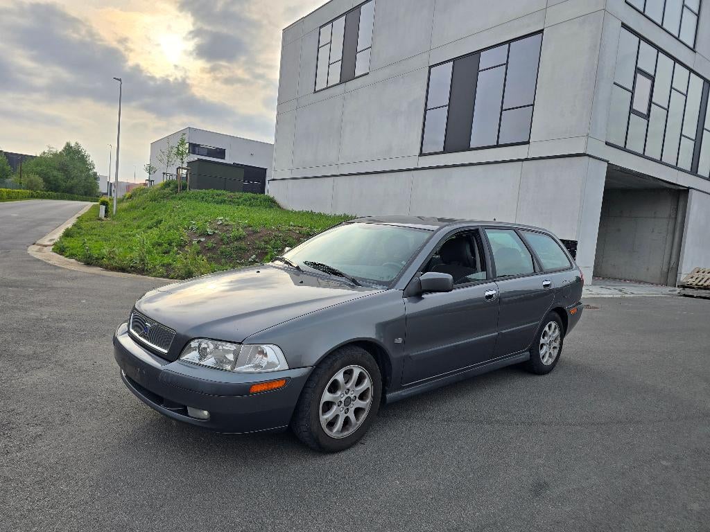 Volvo v40 1.8i AUTOMAAT - 03/2002, Autos, Argent ou Gris, Achat, 4 portes, Entreprise
