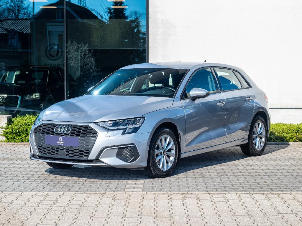 Audi A3 Sportback 30 TFSI Attraction Business met 110 PK, Voorwielaandrijving, Stof, 109 g/km, Bluetooth