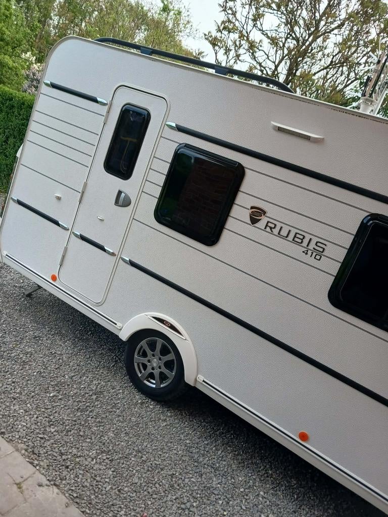 Caravelair rubis 410, 4 à 5 mètres, 750 - 1000 kg, Particulier, Siège standard