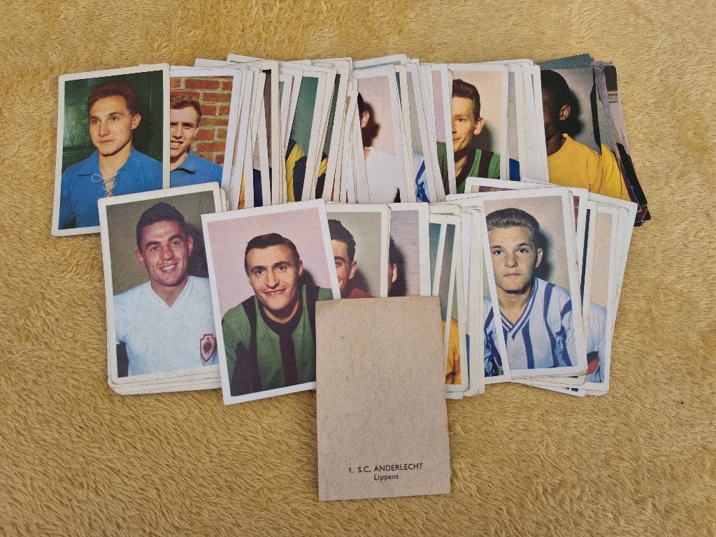 100 oude kaartjes voetballers, Verzamelen, Ophalen of Verzenden, Zo goed als nieuw, Overige typen