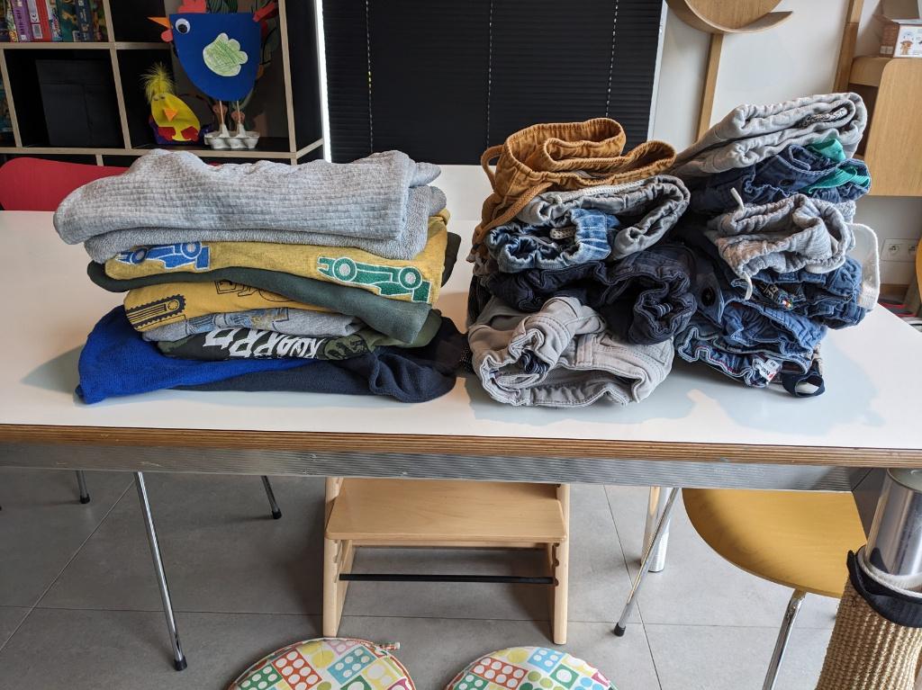 Lot 180 kinderkleren baby tot 4 jaar, Ophalen, Gebruikt, Jongen of Meisje