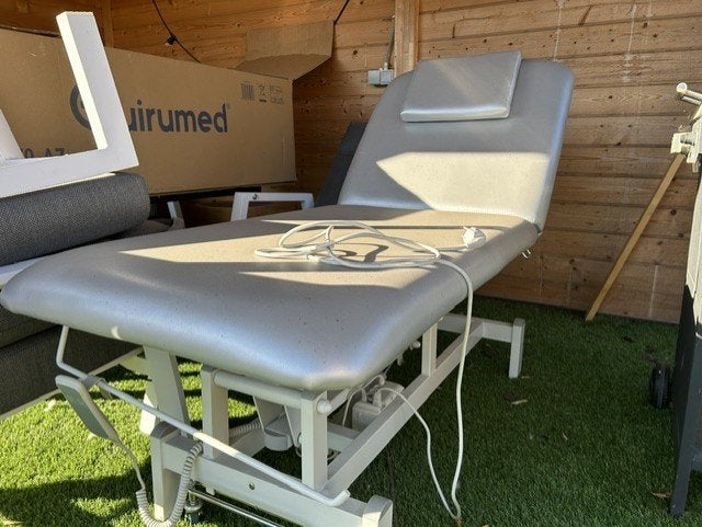 massagetafel quirumed, Sport en Fitness, Massageproducten, Ophalen, Gebruikt, Massagetafel