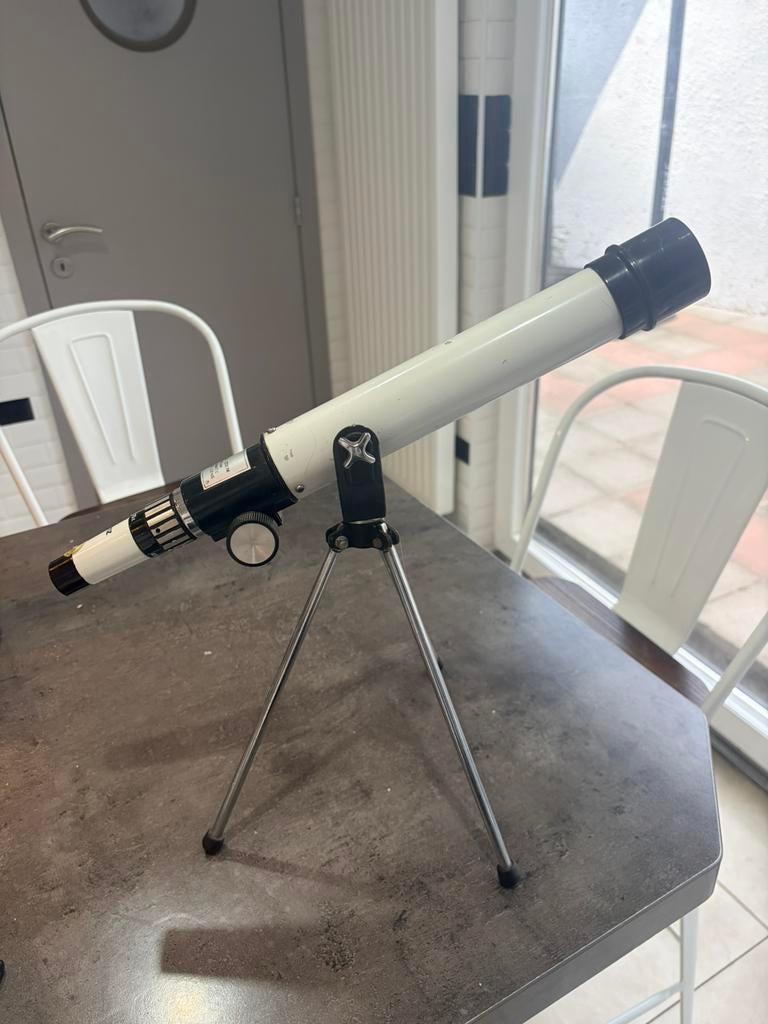 Télescope, TV, Hi-fi & Vidéo, Matériel d'optique | Télescopes, Utilisé, Télescope réfracteur (lentilles), Avec trépied, Enlèvement