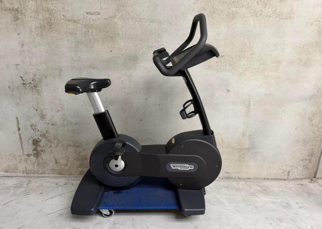 Technogym Excite+ New Bike 500 SP, Sport en Fitness, Ophalen, Zo goed als nieuw, Hometrainer