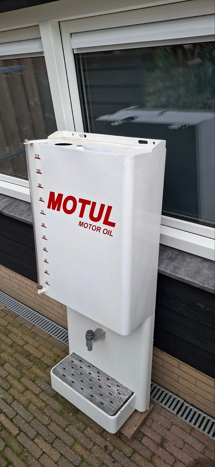 Olietap van Motul motor olie, Verzamelen, Ophalen