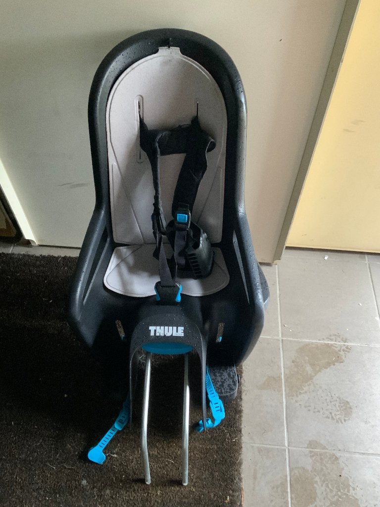 Thule kinderstoel, Fietsen en Brommers, Achterzitje, Voetsteuntjes, Zo goed als nieuw, Thule