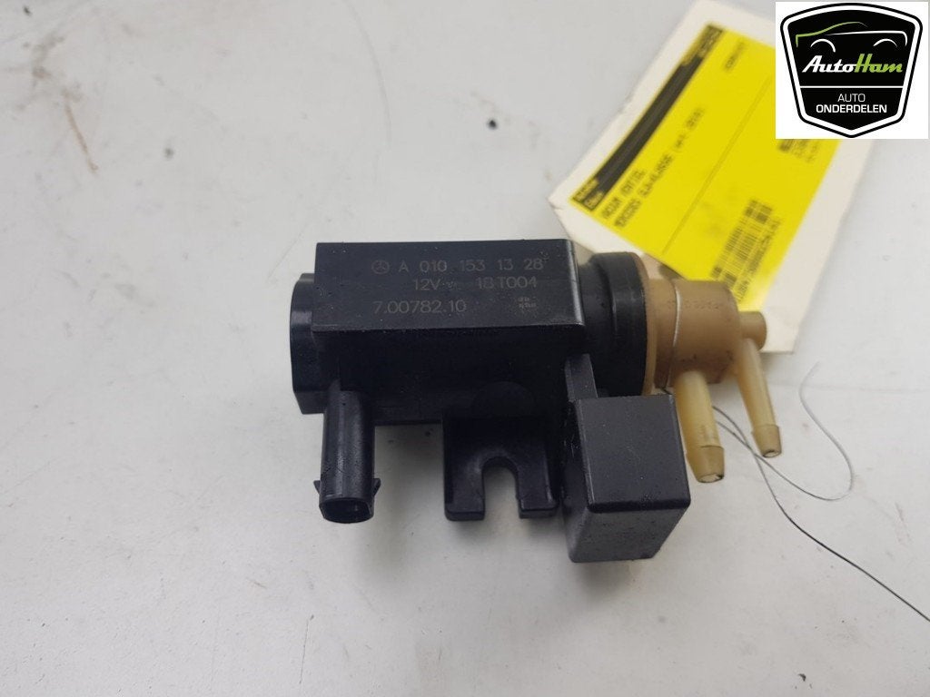 VACUUM VALVE Mercedes-Benz GLA (156.9) (01-2013/12-2019), Utilisé, Mercedes-Benz