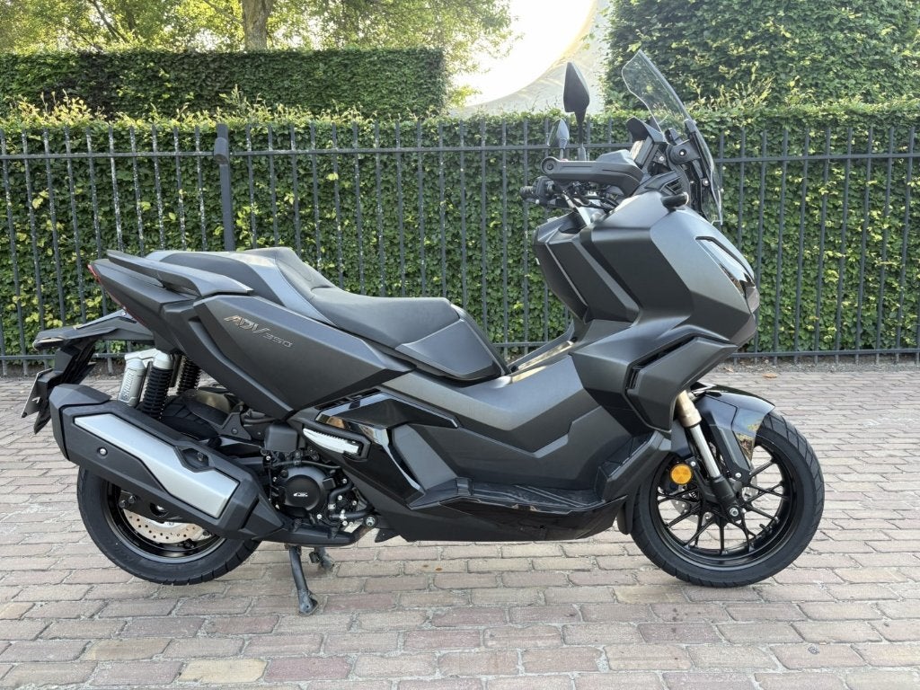 Honda ADV 350, Motoren, Minimaal motorrijbewijs A2, Automaat, 12 t/m 35 kW, LED Verlichting
