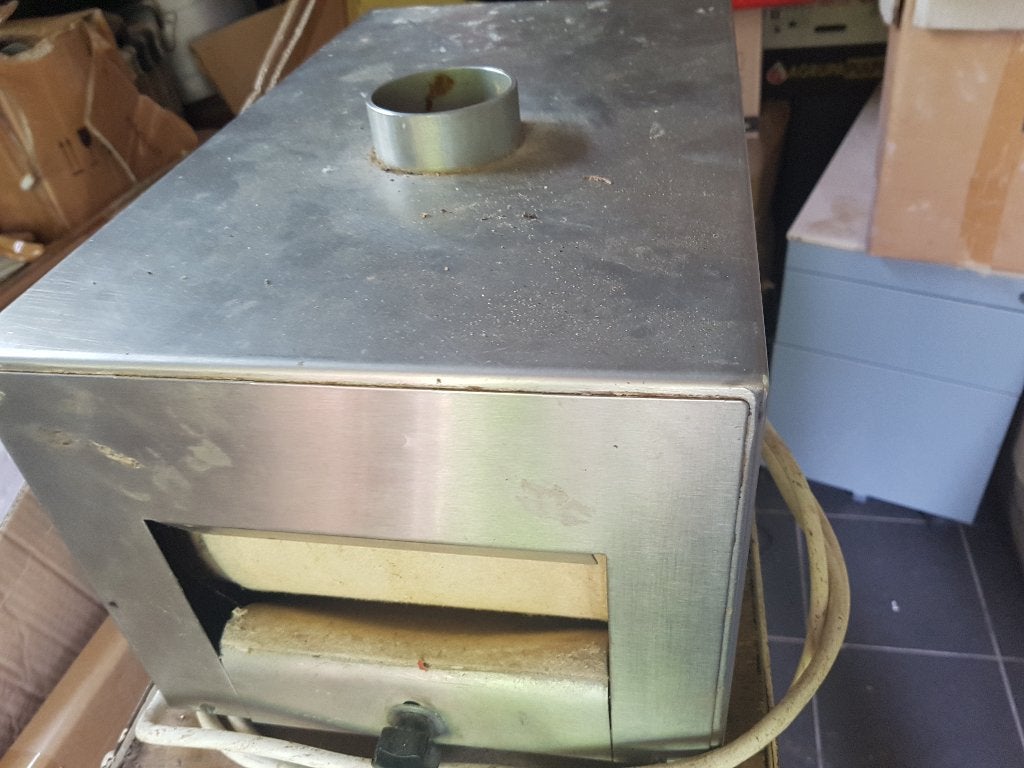 Sandwichmachine, Enlèvement