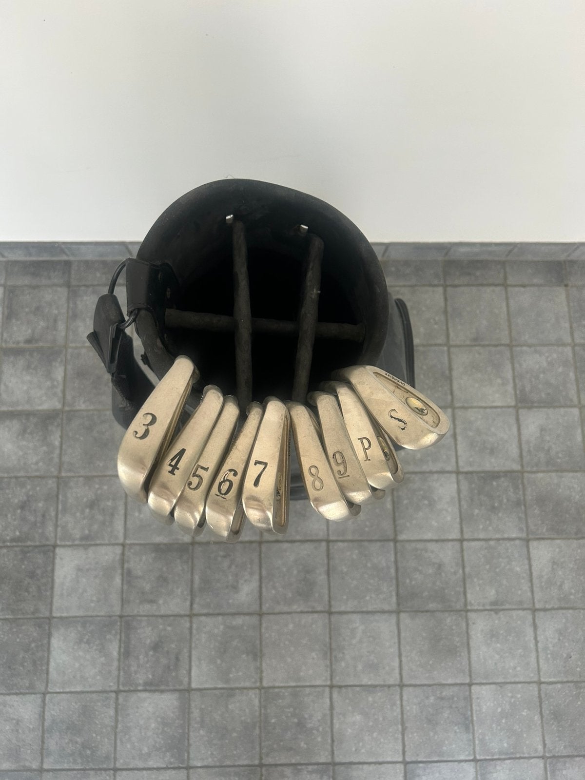 Golfclubs en golftas, Ophalen, Zo goed als nieuw