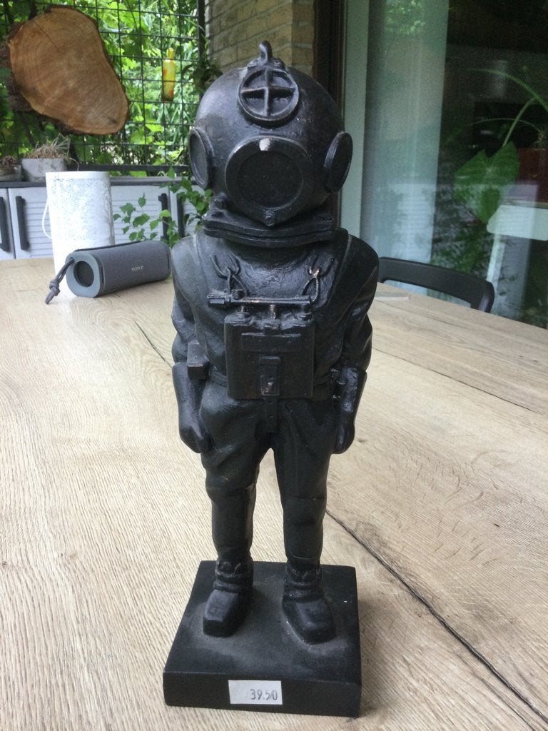 Beeldje Beroepsduiker 25cm hoog - Nieuw aan 30€ ipv 39,50€, Enlèvement ou Envoi, Neuf, Autres types