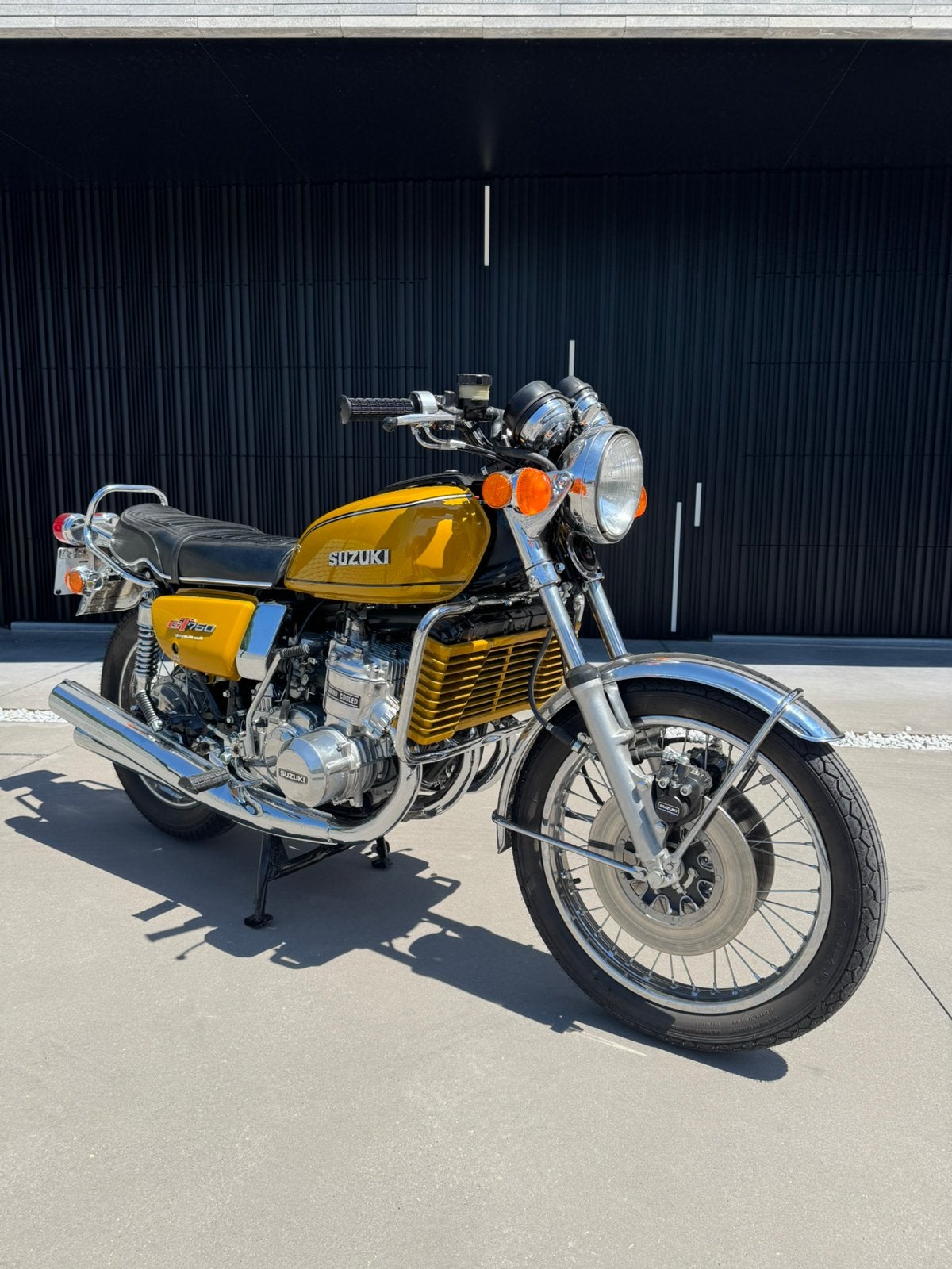 Suzuki GT750, Vélos & Vélomoteurs, Enlèvement, Comme neuf, Autres modèles