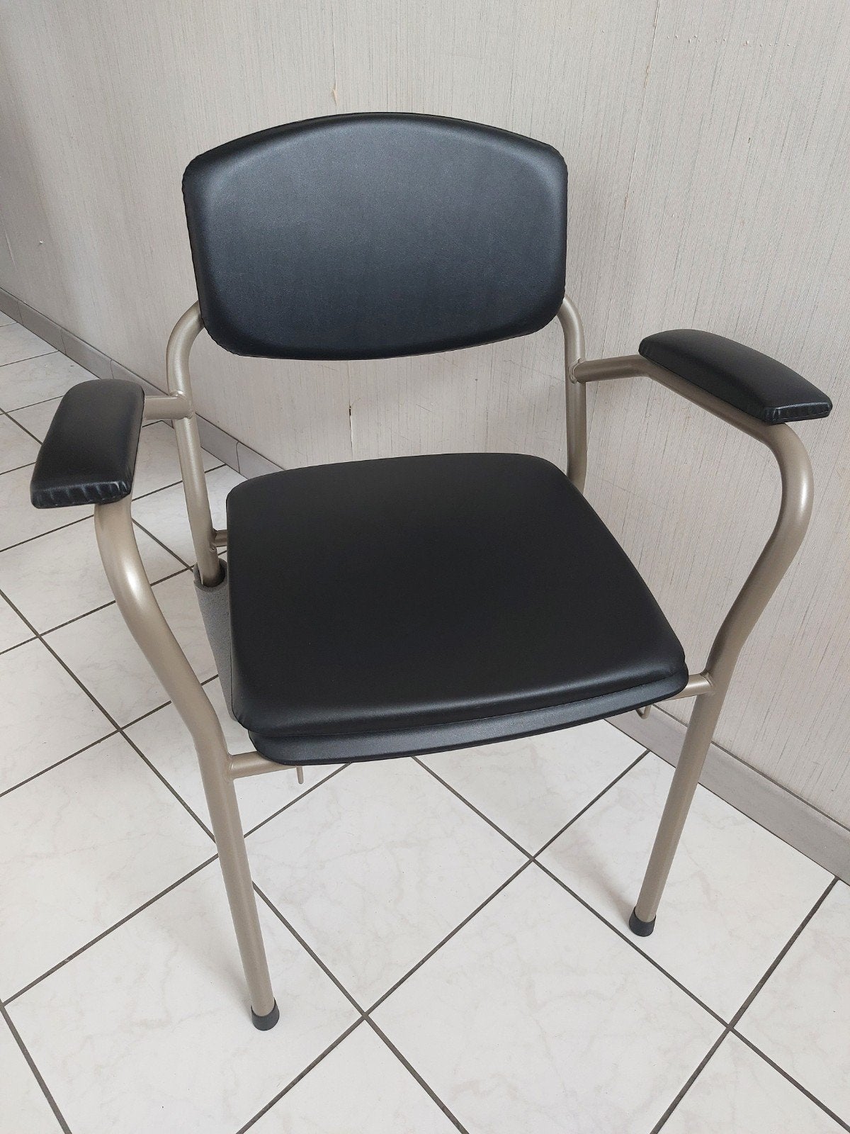 chaise percée, Divers, Chaises roulantes, Enlèvement
