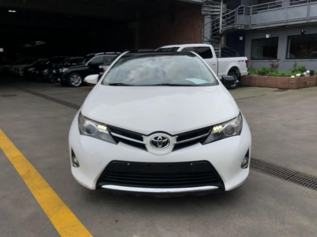 Toyota auris 1.4 D4d _ 66 kw/panoramadak _ leer _ GPS, Auto's, Toyota, Voorwielaandrijving, Euro 5, 4 cilinders, Wit