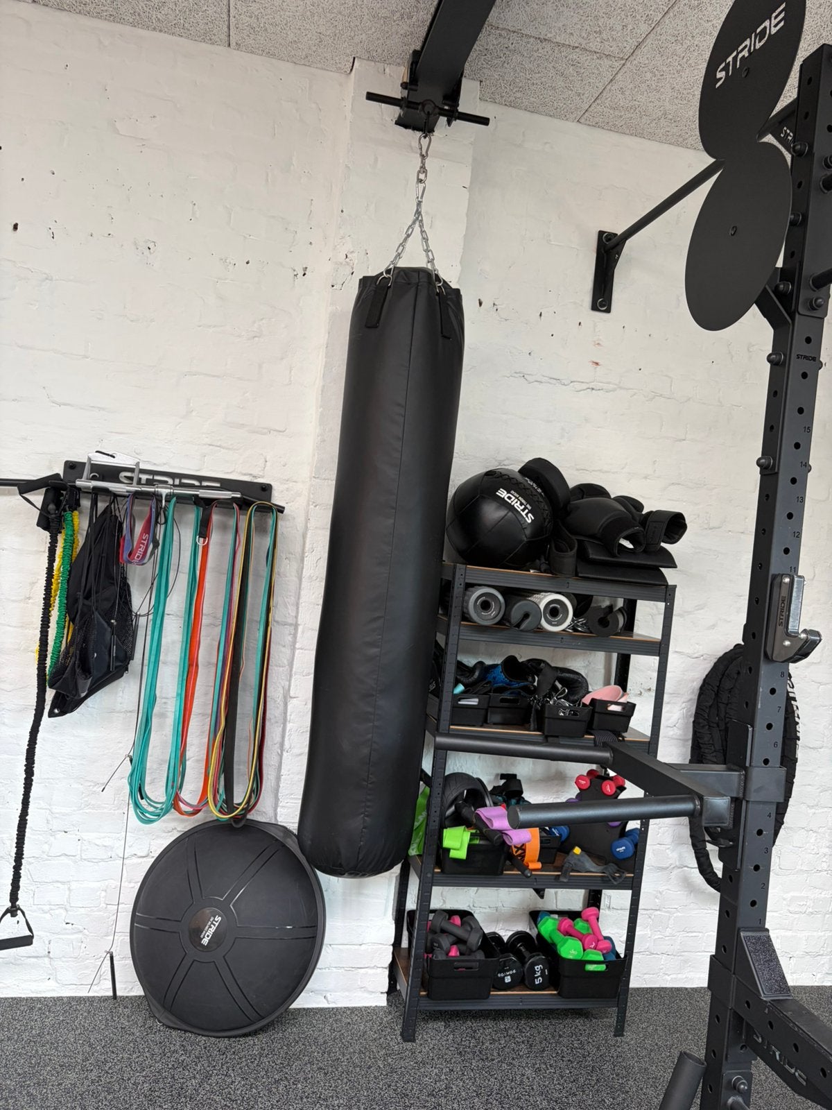 Bokszak 80 kg + 2 paar handschoenen + boxing pads., Sports & Fitness, Enlèvement, Comme neuf
