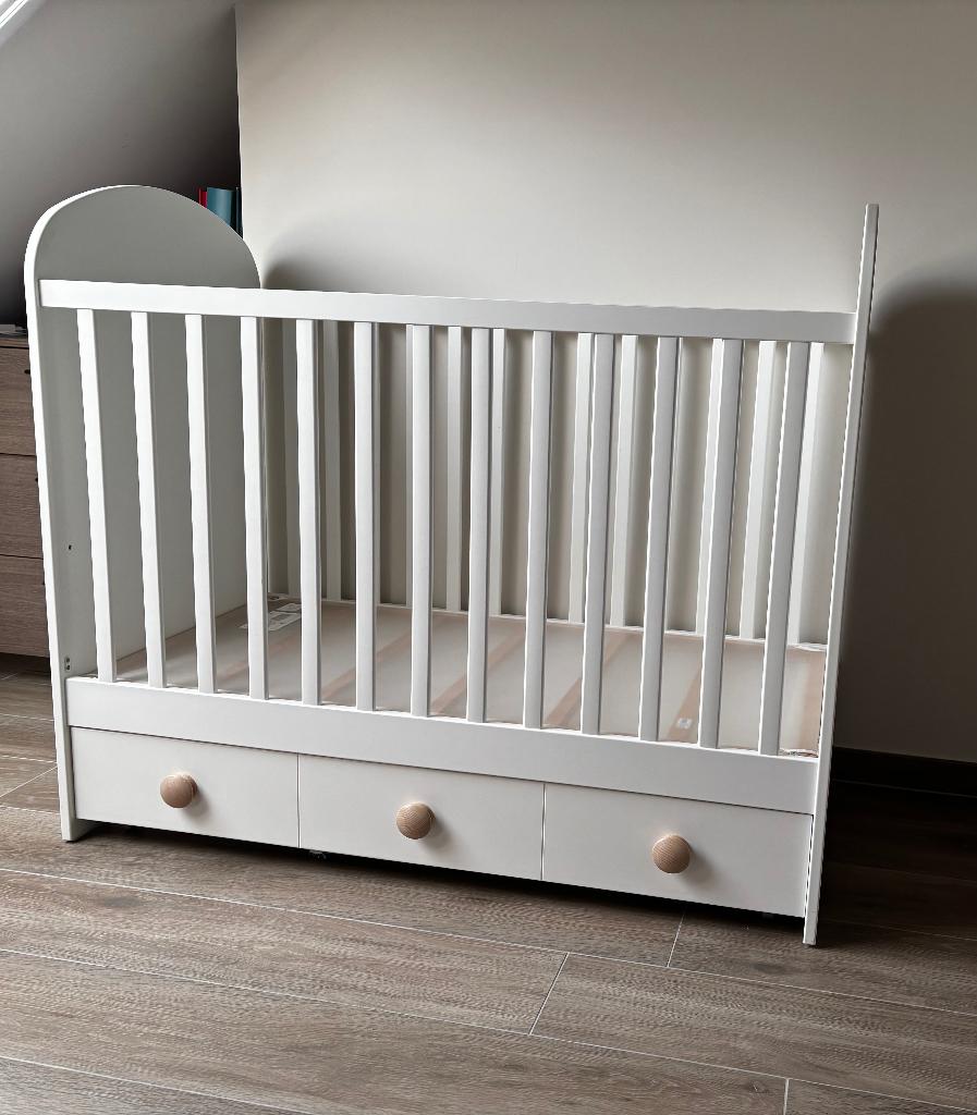 Babybedje met lade & matras & matrasbeschermer, Enfants & Bébés, Enlèvement, Matelas