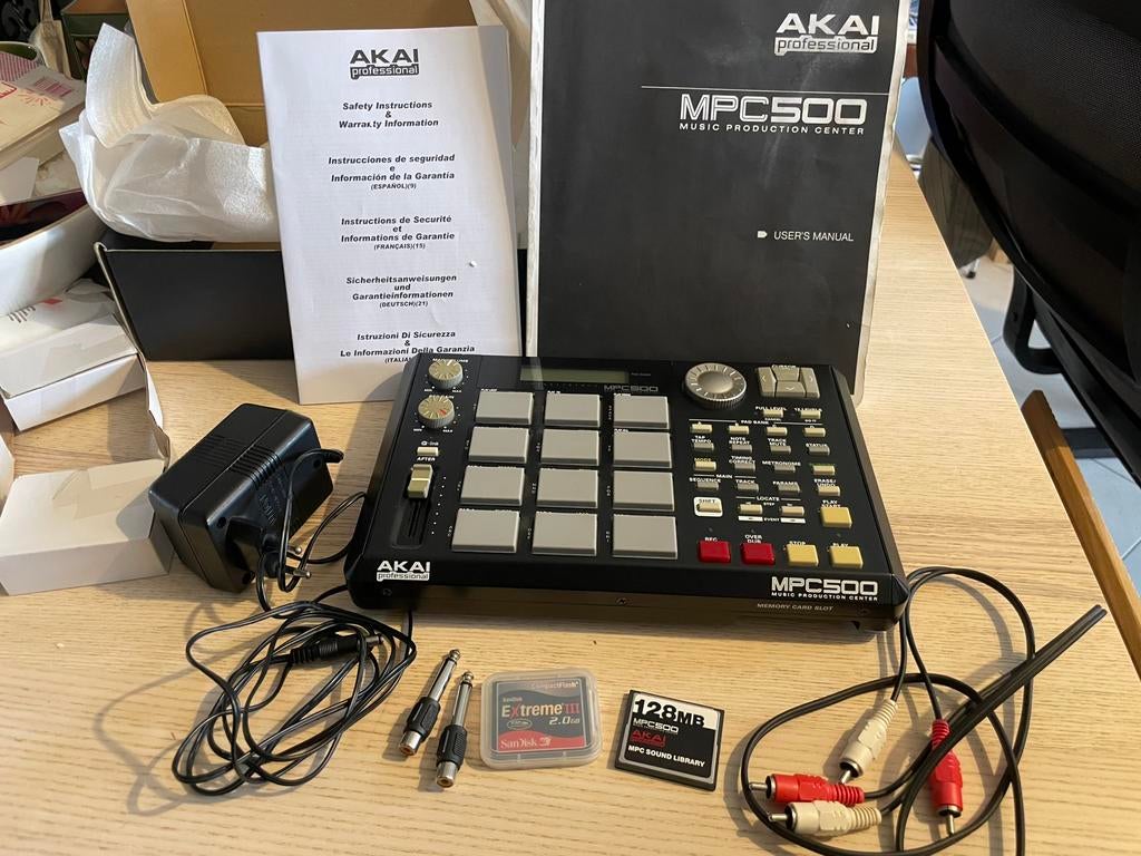 Akai MPC500 en excellent état, Enlèvement, Comme neuf
