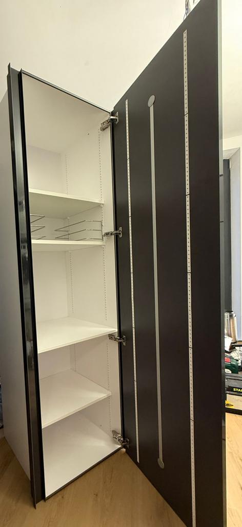 Siematic kolom kast, Huis en Inrichting, Ophalen, Gebruikt, Overige materialen, 150 tot 200 cm