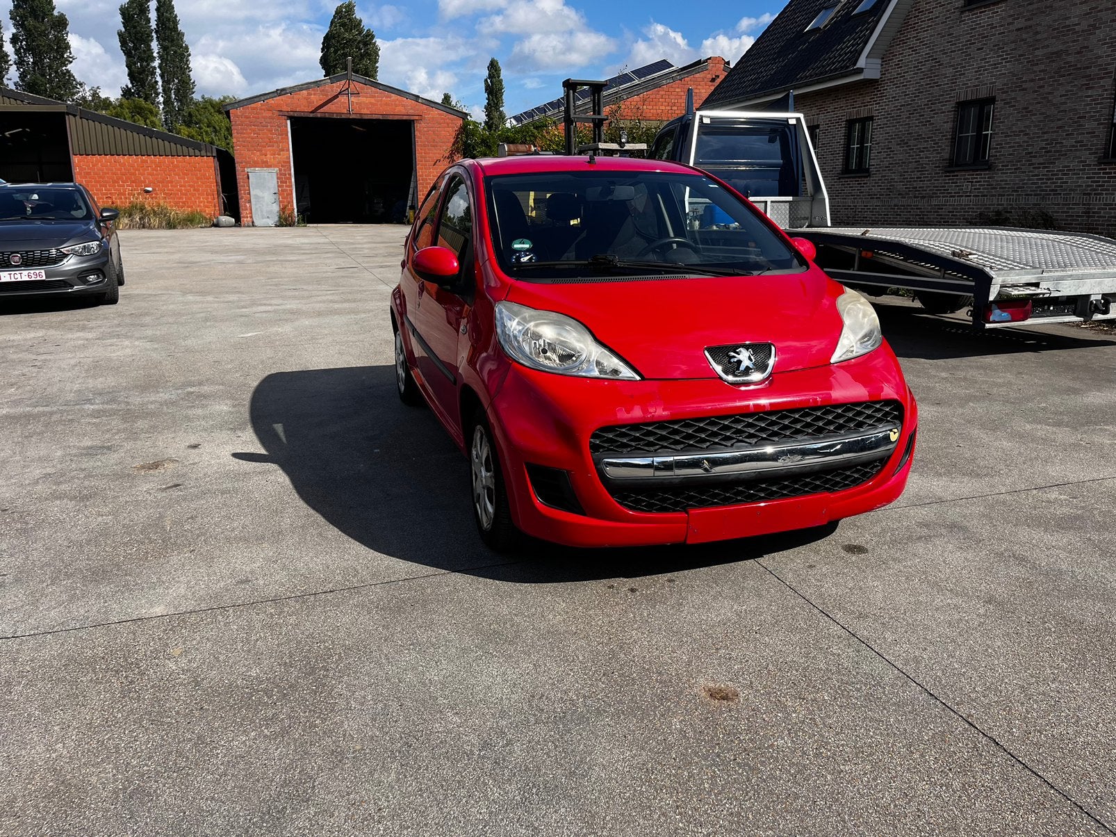 PEGO 107 BENZINE VAN 2010 MET 75000 km, Autos, Rouge, Euro 5, Achat, Entreprise
