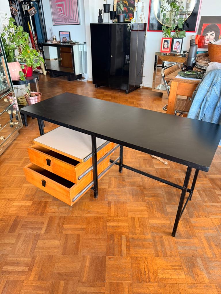 Bureau -modèle pour secrétaire- de Jules Wabbes, Maison & Meubles, Bureaux, Autres marques, Autres types, Enlèvement, Utilisé