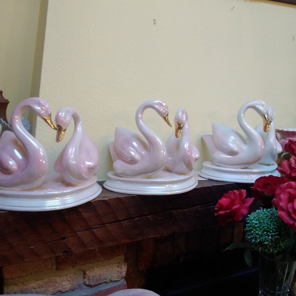 Ensemble de 3 couples de cygnes en porcelaine vintage, Antiquités & Art, Envoi