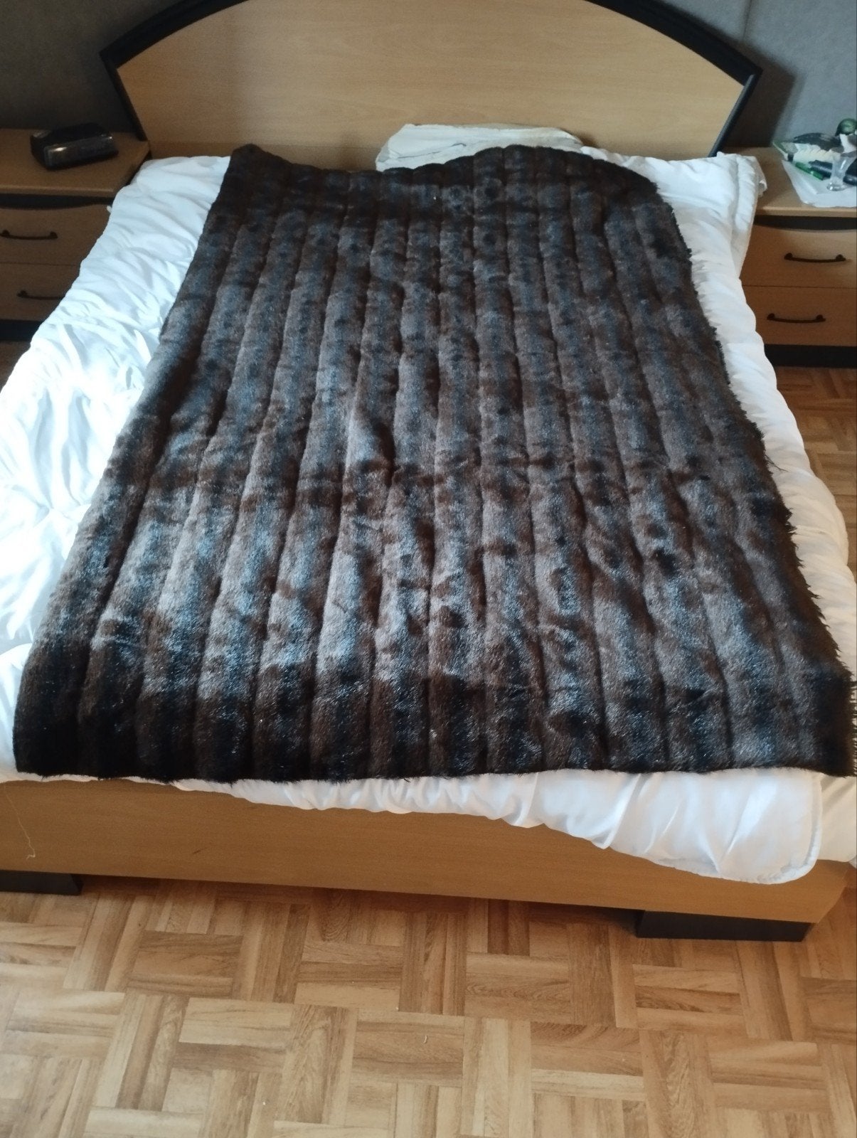 Een dierenhuid deken kleur donkerbruin, Ophalen