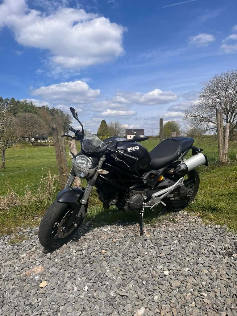 Ducati Monster 696, Motos, Motos | Ducati, Particulier, Naked bike, plus de 35 kW, 2 cylindres, Permis Moto A, Manuelle, Occasion