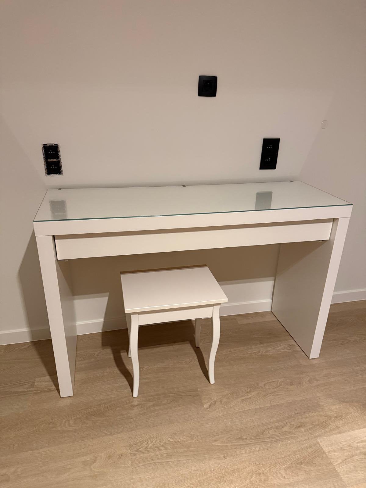 Toilettafel met krukje in uitstekende staat, Huis en Inrichting, Ophalen, Zo goed als nieuw, 100 tot 150 cm, Minder dan 100 cm