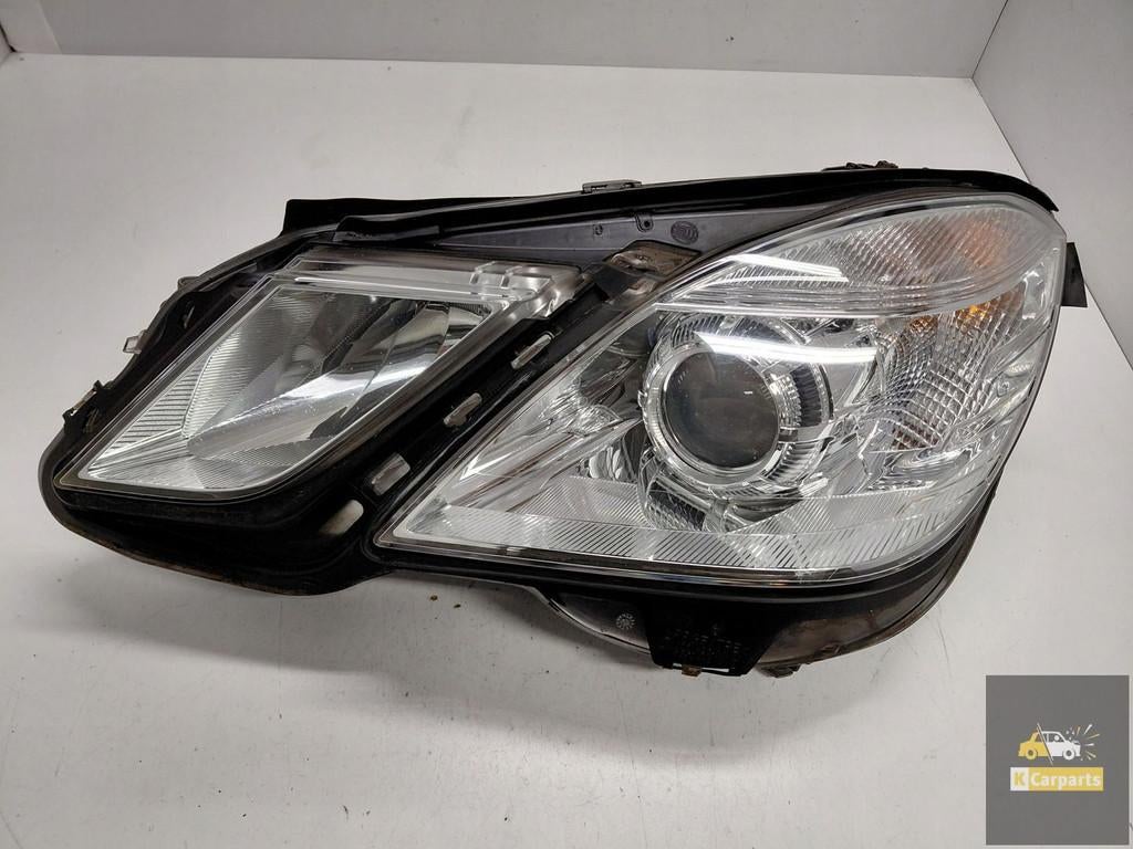 A2128208161, Mercedes Classe E W212 Phare gauche lentille no, Mercedes-Benz AG, Mercedes-Benz, Utilisé, Mercedesstrasse 120
70372  Stuttgart, DE