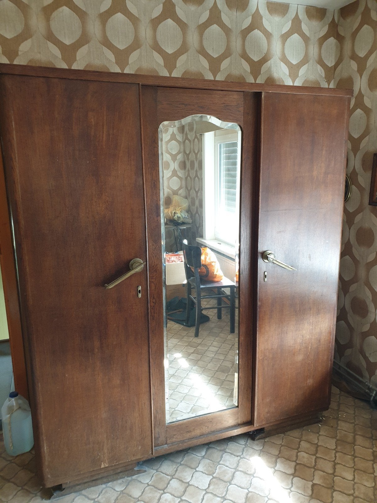 Armoire vintage, Enlèvement