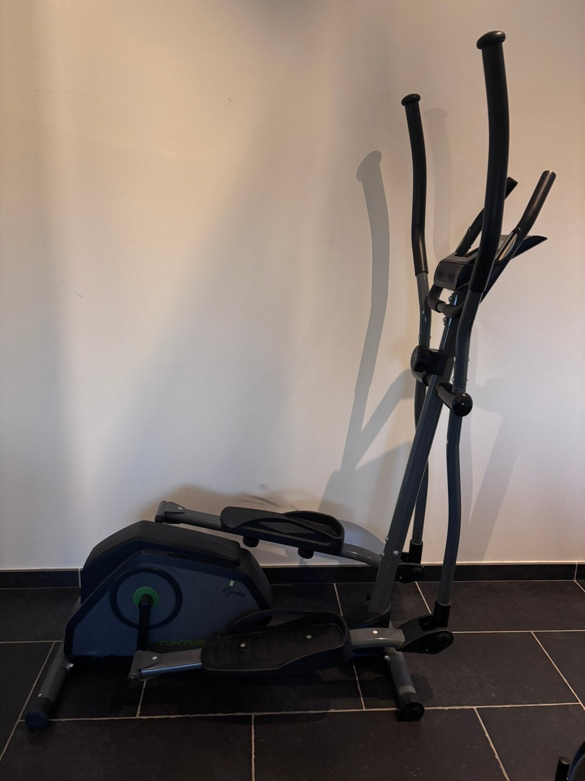 VÉLO ELLIPTIQUE TUNTURI CARDIO FIT C30, Sports & Fitness, Appareils de fitness, Enlèvement, Vélo elliptique