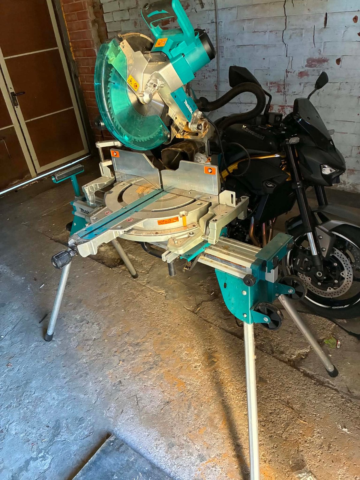 Makita afkortzaag met onderstel, Ophalen, Gebruikt, 1200 watt of meer, Afkortzaag