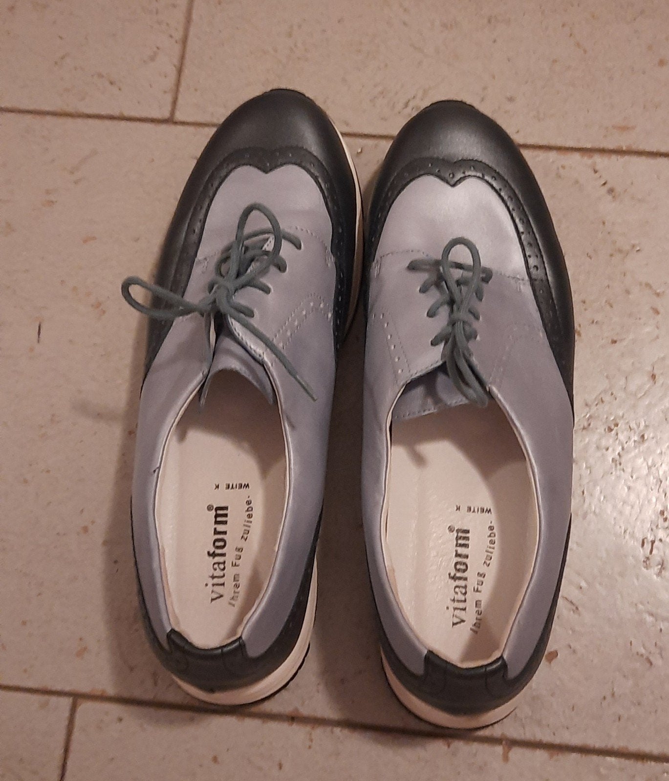 Chaussures en cuir bleues taille 43 neuves, Neuf, Enlèvement, Vitaform, wijdte K, Bleu