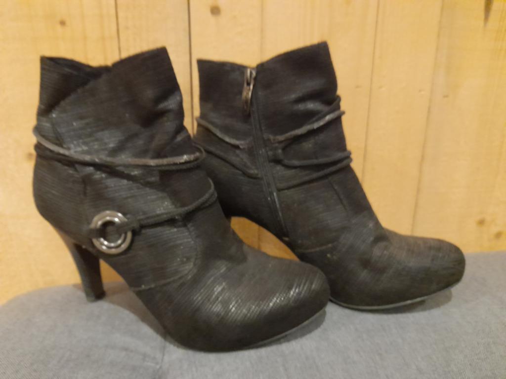 Bottines noires Tamaris, Tamaris, Enlèvement ou Envoi, Comme neuf, Boots et Botinnes