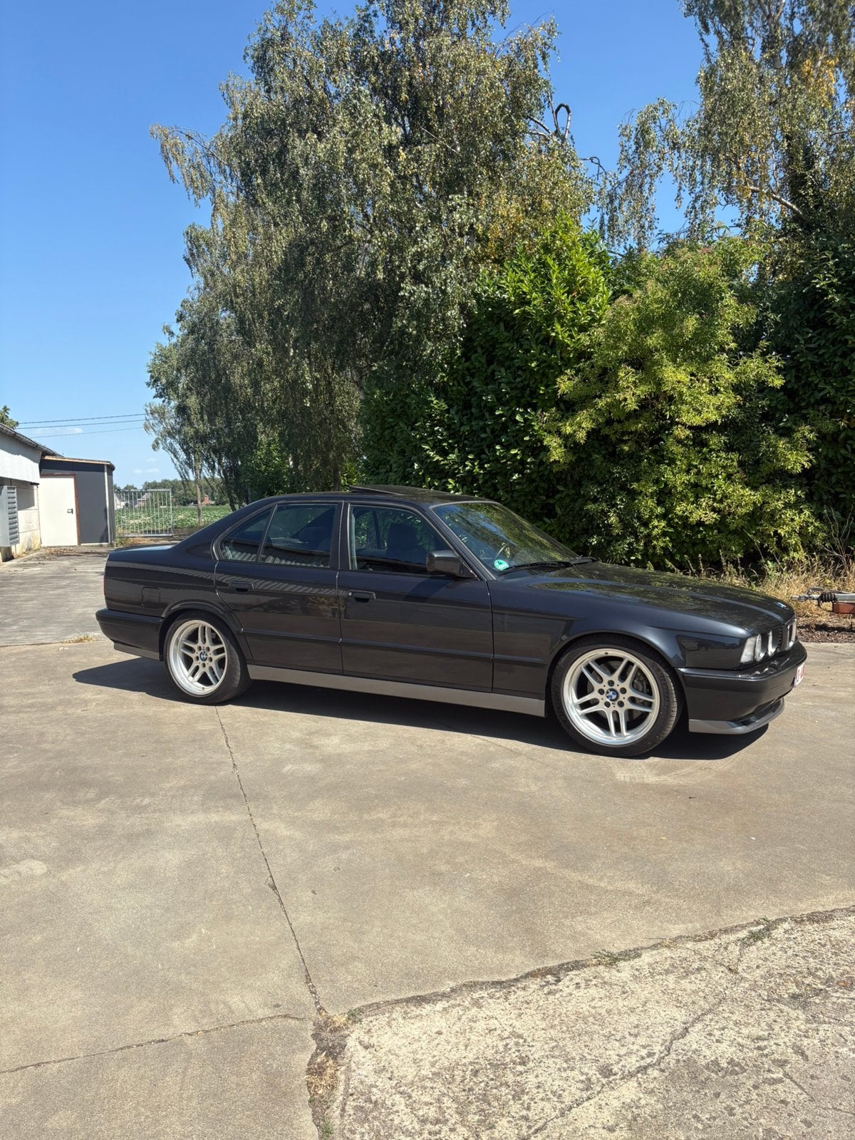 Bmw E34 525i individual M-tech - m50b25 oldtimer 1990, Auto's, BMW, Euro 2, Lederen bekleding, Zwart, Alcantara