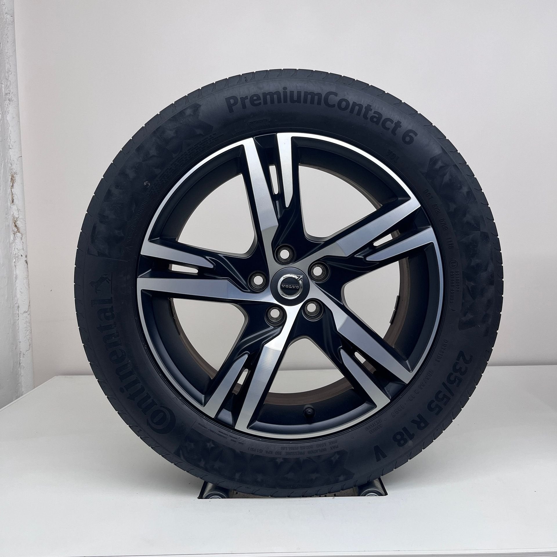 Volvo XC40 - 18 inch - zomerbanden, Auto-onderdelen, 18 inch, Gebruikt, Banden en Velgen, Ophalen of Verzenden