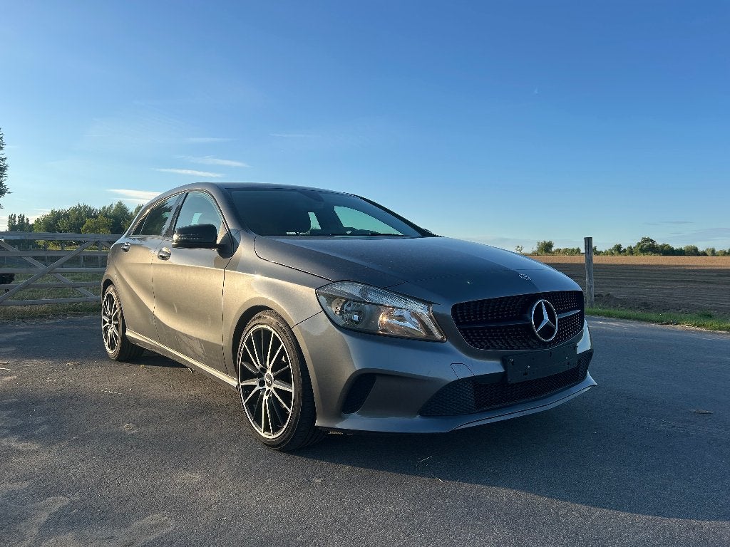 Mercedes-benz A180 2017 euro 6 - airco - sportvelgen, Auto's, Voorwielaandrijving, Stof, 4 cilinders, 1600 cc