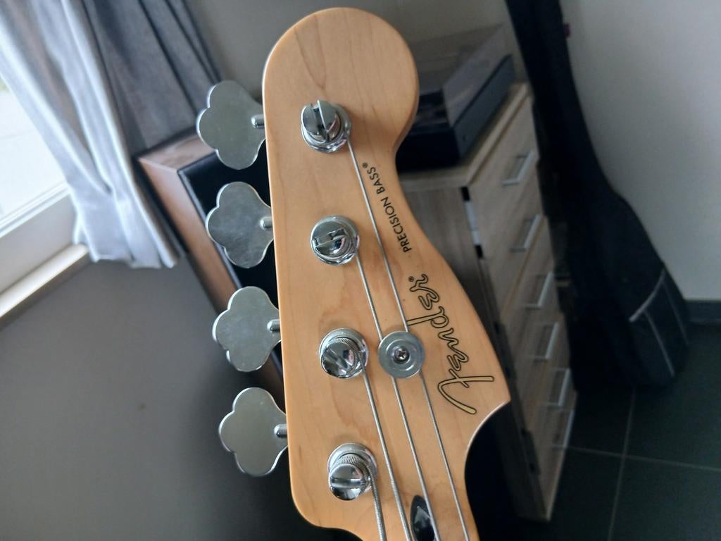 Fender precicion jazz bass + draagtas, Musique & Instruments, Instruments à corde | Guitares | Basses, Enlèvement