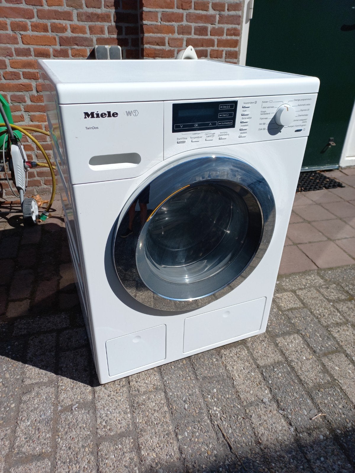 Jonge 8 kilo Miele Twindos wasmachine met 1600 toeren., Elektronische apparatuur, Wasmachines, Ophalen, Minder dan 85 cm, 8 tot 10 kg