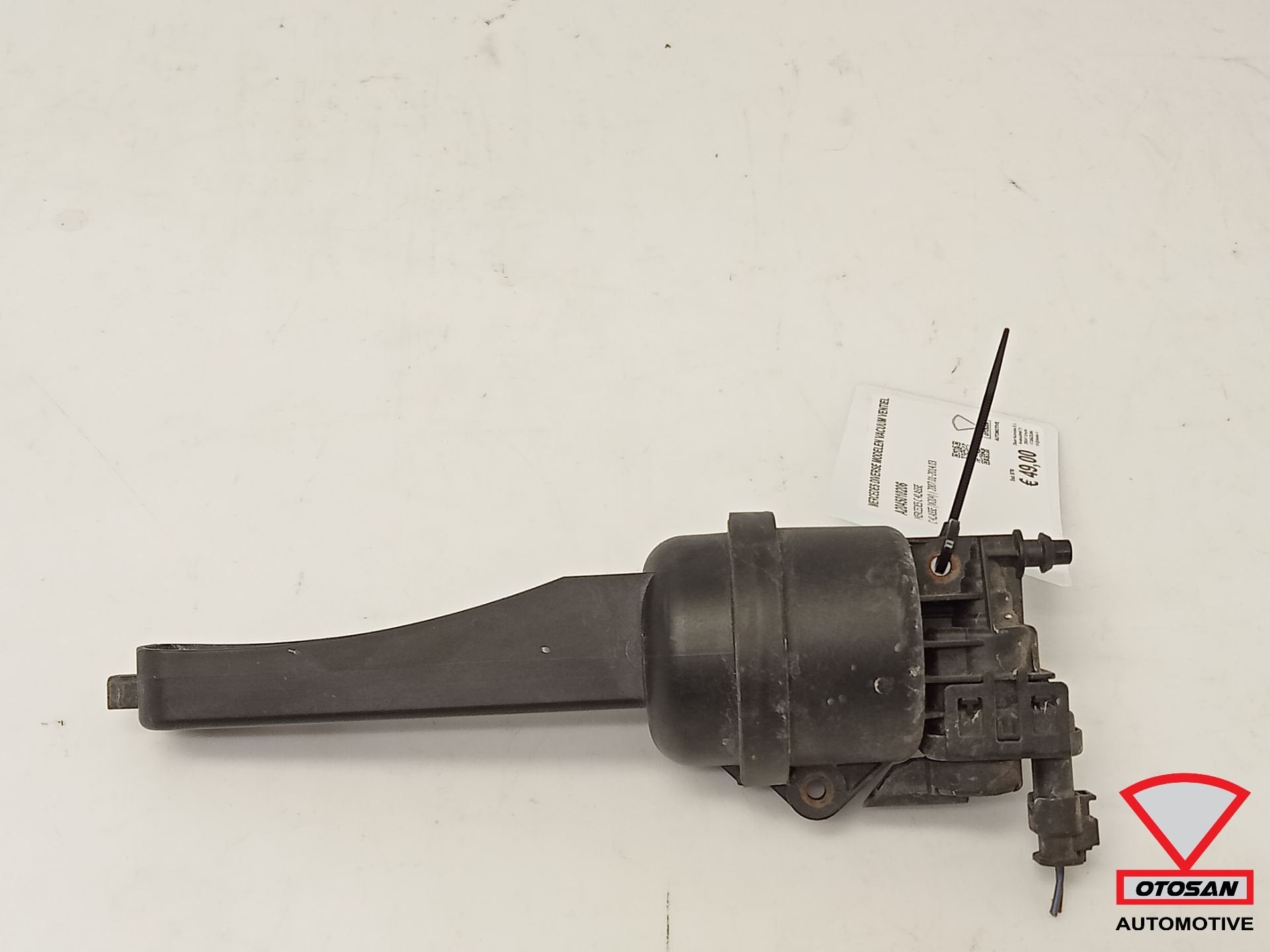 Mercedes Diverse Modelen Vacuum Ventiel A2045010206, Gebruikt, Mercedes-Benz AG, Mercedes-Benz, Mercedesstrasse 120
70372  Stuttgart, DE