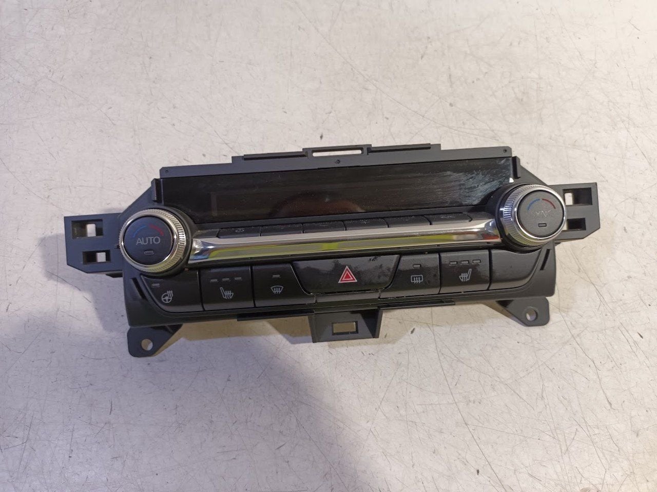Bedieningspaneel kachel Mazda 3, Onderdelen@venauto.nl, Van der Ven Autorecycling B.V., Gebruikt, Ettenseweg 76, 4706 PB Roosendaal, The Netherlands