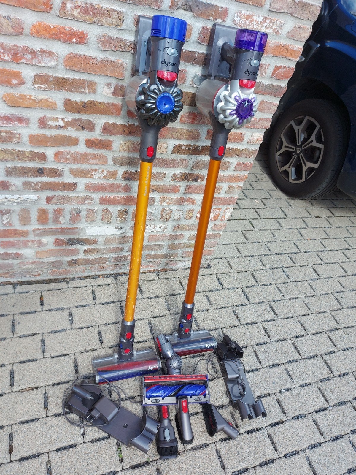 Aspirateurs à 2 tiges Dyson V8, Enlèvement ou Envoi, Utilisé, Aspirateur balai, Dyson